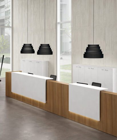 Zack 4 – Straight Reception Desk with End Side Panels